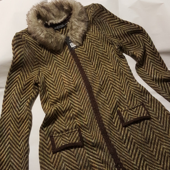 zozo Sweaters - ZoZo Sweater Brown Green M NWT